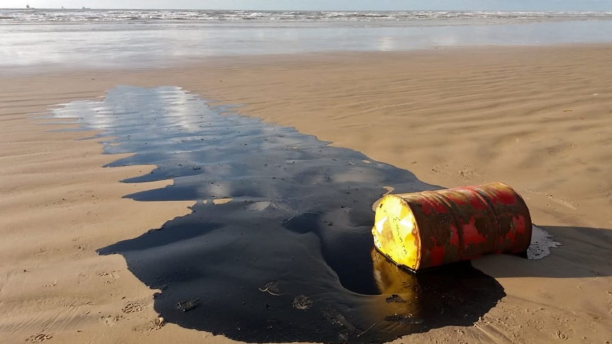 12+ Ways To Prevent Oil Spill Disasters - Ariston Net