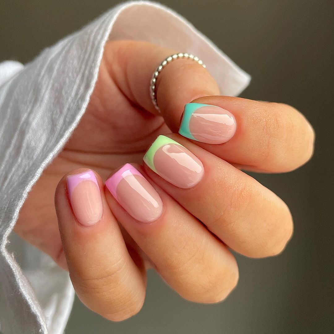 What Are Beach Nail Designs? Summer Trends